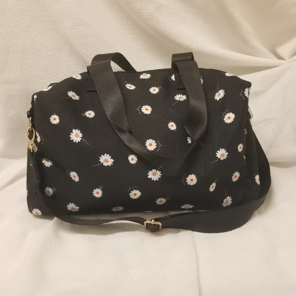 Alice + Olivia Daisy Print Travel Bag - Picture 9 of 16